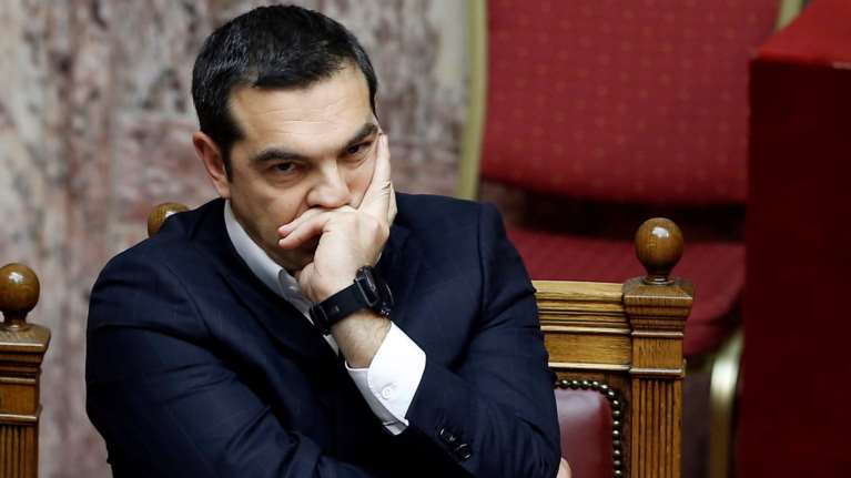 Economist: Ο Τσίπρας σε καταιγίδα μετά τις διακοπές σε κότερο