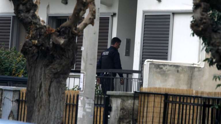 Φόνος 29χρονης: Προσήγαγαν τον εν διαστάσει σύζυγό της