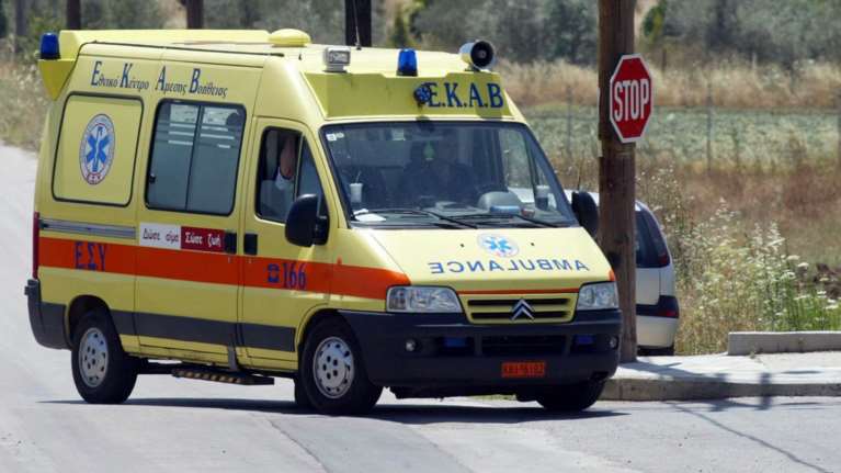 Αιματηρή συμπλοκή μεταναστών στο Κουτσόχερο Λάρισας, ένας τραυματίας