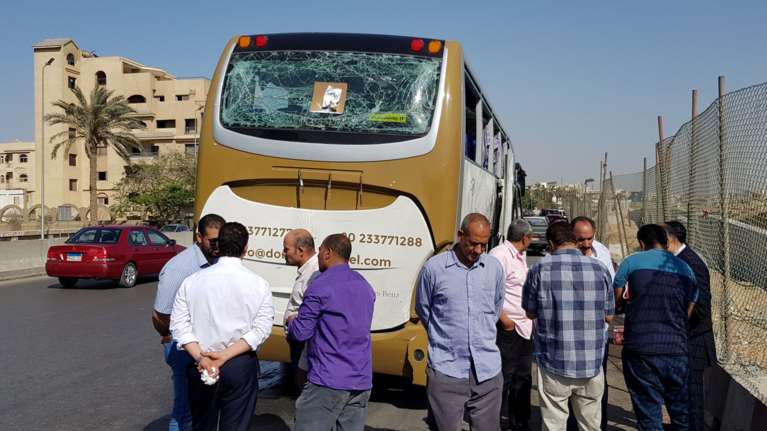 Τραυματίες στην έκρηξη σε τουριστικό λεωφορείο στις  Πυραμίδες της Αιγύπτου