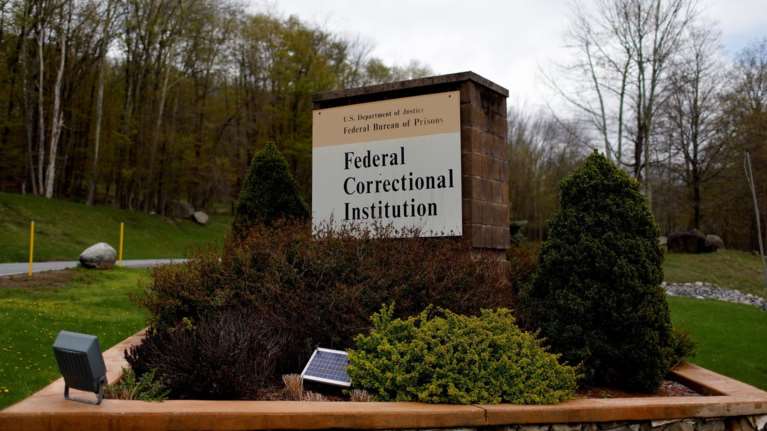 ΗΠΑ: Πέρασε 45 χρόνια στη φυλακή για φόνο που δεν διέπραξε