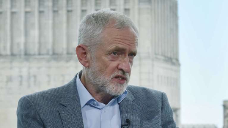 Brexit: Απορρίπτει το νέο σχέδιο της Μέι ο Κόρμπιν