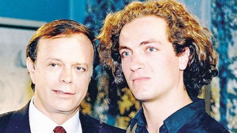 Ο "Τίμος Δράκος" αποκαλύπτει 29 χρόνια μετά: "Γιατί έφυγα από τη Λάμψη"