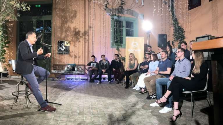Η συζήτηση του Σταύρου Θεοδωράκη με 20 αναποφάσιστους νέους