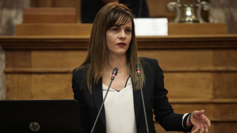 Αχτσιόγλου: Η ΝΔ χαρακτηρίζει ως «εξαγορά» τα μόνιμα μέτρα