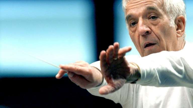 Ο Βλαντίμιρ Ασκενάζυ διευθύνει την Κρατική Ορχήστρα Αθηνών