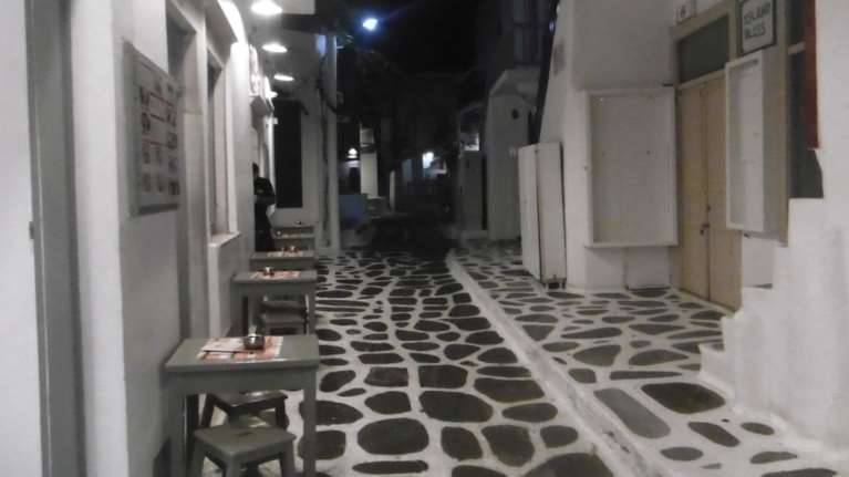 Τι λέει ο υπεύθυνος του εστιατορίου στη Μύκονο για το καλαμάρι των 836 ευρώ