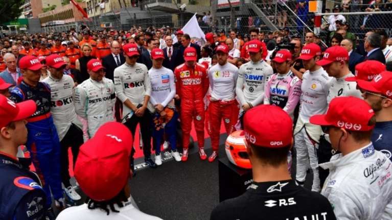 Οι «πιλότοι» τίμησαν τον Νίκι Λάουντα στο Μονακό