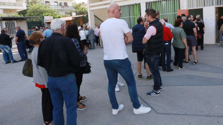 Exit poll: Πώς ψήφισαν νέοι, συνταξιούχοι και αναποφάσιστοι
