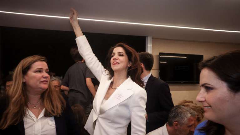 Το γλέντησε η Αλεξία για την πρωτιά του αδελφού της (βίντεο)