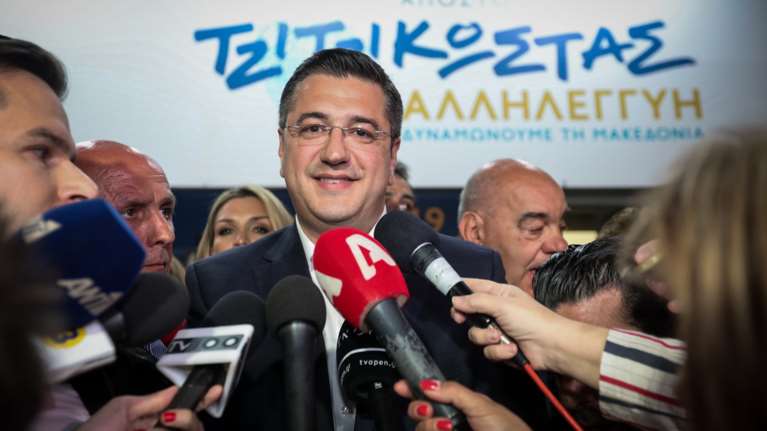 «Γαλάζιες» οι 12 από τις 13 περιφέρειες - ποιοι εκλέγονται