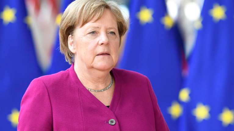 Η Μέρκελ για τον Βέμπερ και τον θεσμό του Spitzenkandidat
