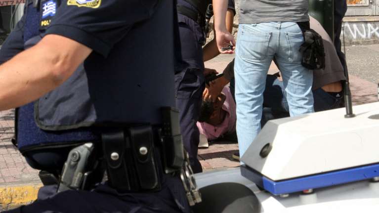 Περιπετειώδης σύλληψη διακινητή μεταναστών στη Θεσσαλονίκη