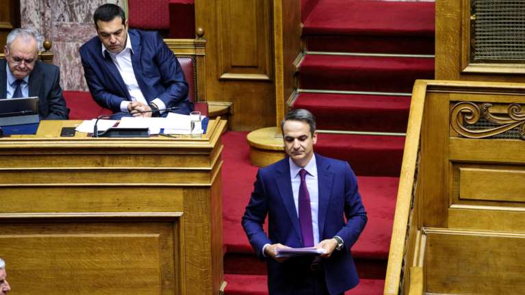 SZ: Τσίπρας-Μητσοτάκης, τόσο διαφορετικοί