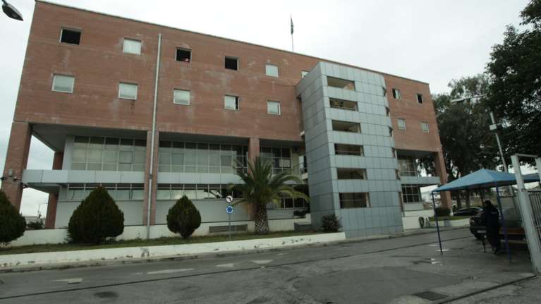 Επεισοδιακή απόδραση κρατουμένων από το Μεταγωγών- Συνελήφθη ο ένας