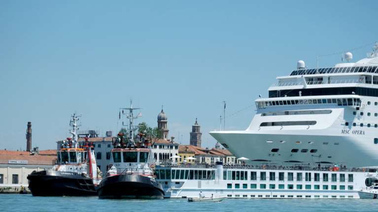 Λέγκα εναντίον 5 Αστέρων και για το κρουαζιερόπλοιο στη Βενετία