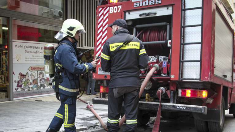 Εκκενώθηκε πολυκατοικία στην Κυψέλη λόγω καπνού στον ηλεκτρολογικό πίνακα