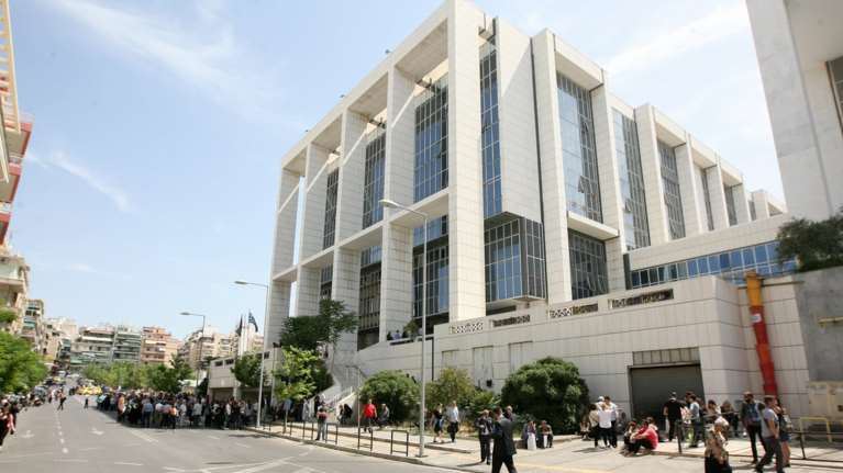 Δικηγόροι: Απαξιωτική η πολιτική αντιπαράθεση για Αρειο Πάγο &amp; ΣτΕ