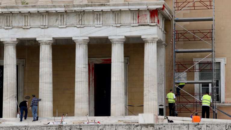 Ελεύθερο και το 2ο μέλος του Ρουβίκωνα για την επίθεση στη Βουλή