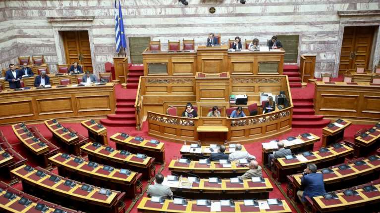 Τροπολογία για τη διαγραφή επιβαρύνσεων νομικών προσώπων