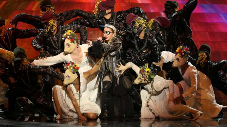 Η Μαντόνα αισθάνεται ότι &quot;βιάστηκε&quot; από άρθρο των &quot;NYT&quot;