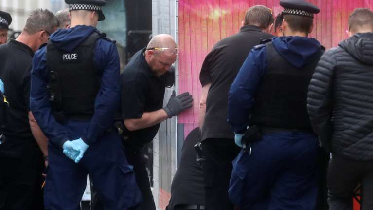 Ομοφοβική επίθεση σε δύο γυναίκες επειδή αρνήθηκαν να φιληθούν