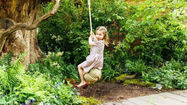 Πρωτάκι στο ανατρεπτικό σχολείο της ελίτ η πριγκίπισσα Σάρλοτ