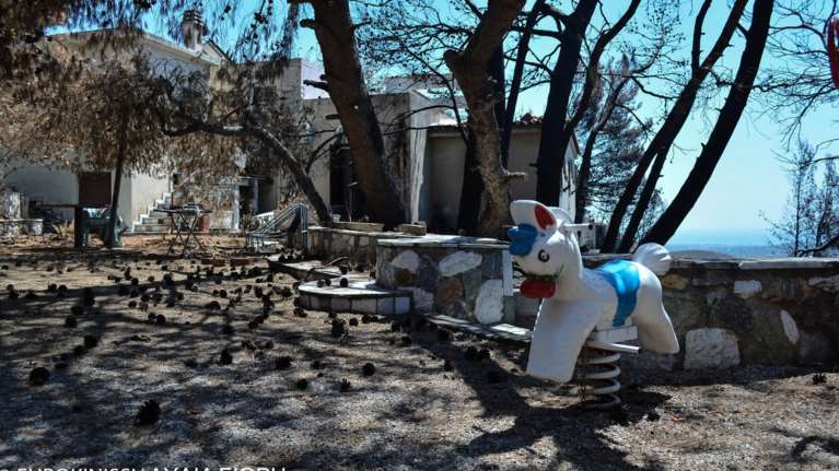 Νέα αγωγή: 1,5 εκατ. ευρώ για το ζευγάρι που κάηκε αγκαλιασμένο στο Μάτι