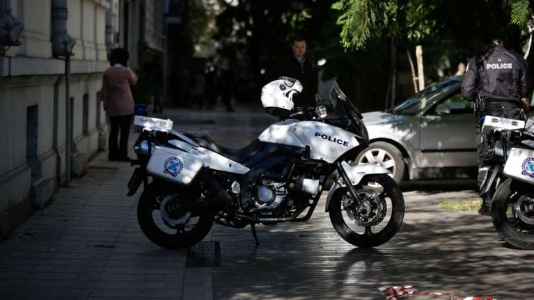 Αιματηρή απόπειρα ληστείας στην πλατεία Συντάγματος