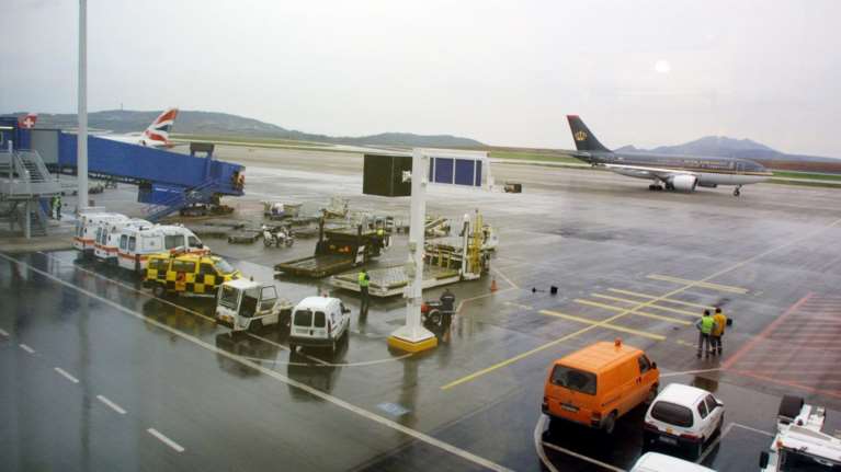 Ισχυρή καταιγίδα στο «Ελ. Βενιζέλος» - Καθυστερήσεις πτήσεων