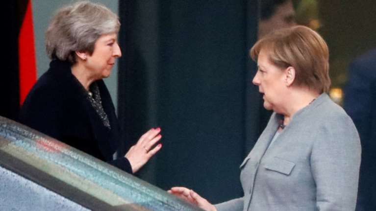 Μέρκελ σε Μέι: Καμία πιθανότητα επαναδιαπραγμάτευσης του Brexit