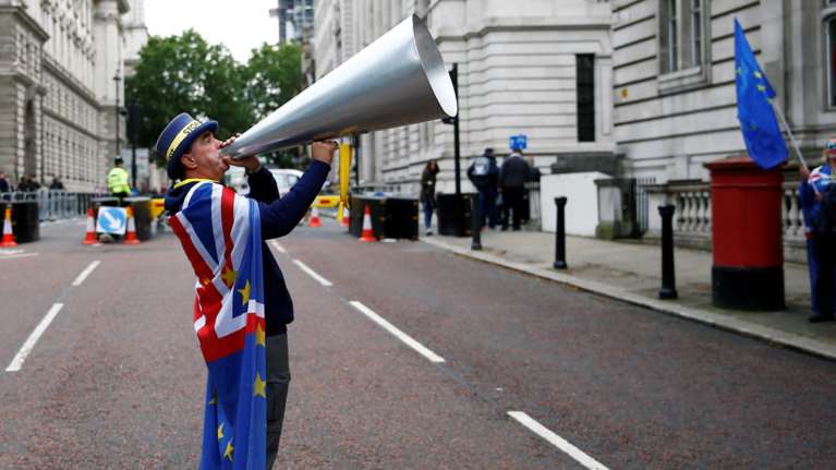Πώς και μεταξύ ποίων θα επιλεγεί ο διάδοχος της Τερέζα Μέι;