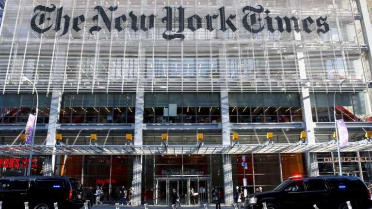 Οι New York Times άλλαξαν τον τίτλο του άρθρου για τις Υποκλοπές στην Ελλάδα- Η σαπίλα έγινε...&quot;μία από τα ίδια&quot;