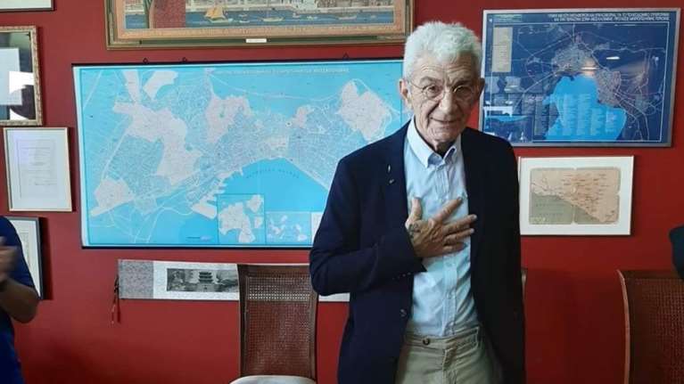 Τα γενέθλια του Γ. Μπουτάρη - Το μήνυμα που έγραφε η τούρτα