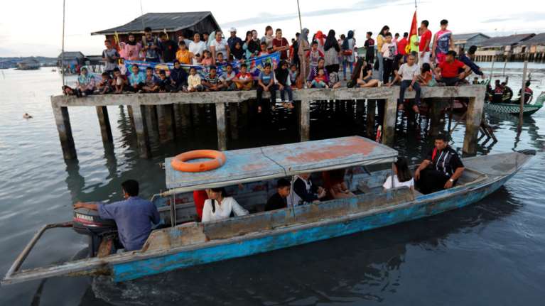 Ναυάγησε πορθμείο ανοικτά της Ιάβας - Τουλάχιστον 15 νεκροί