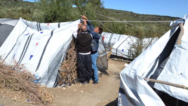 Tageszeitung: Περιμένοντας στη Μόρια...