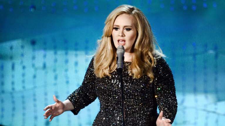 Η &quot;νέα&quot; Adele μετά το διαζύγιο: πόσο αδυνάτισε &amp; η ανανεώθηκε