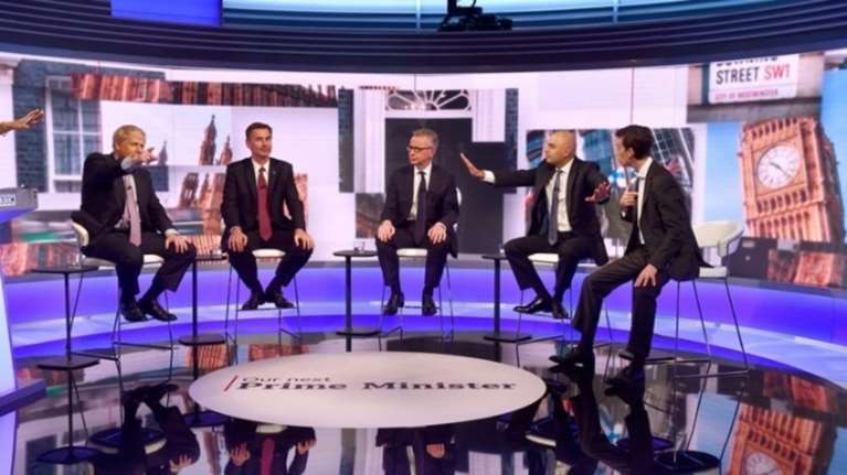 Τόρις: Τζόνσον, Γκόουβ και Χαντ οι επικρατήσαντες της 4ης ψηφοφορίας