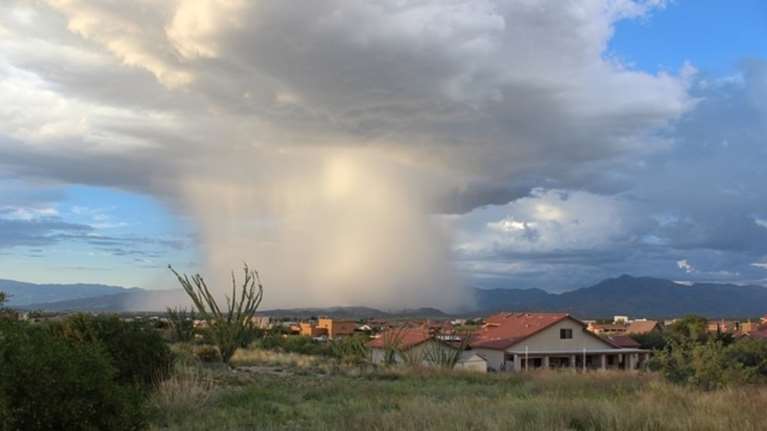 Meteo: Για 13η συνεχόμενη μέρα καταιγίδες την Παρασκευή