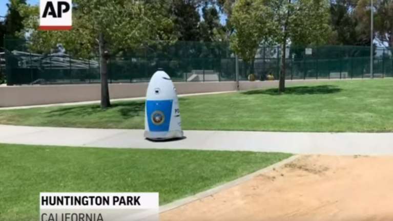 Ο Robocop κάνει περιπολίες και ρίχνεται στη μάχη κατά του εγκλήματος