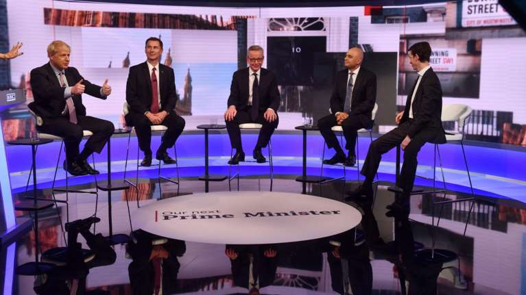 Ο Τζέρεμι Χαντ στην τελική αναμέτρηση με τον Μπόρις Τζόνσον