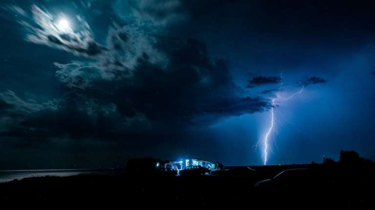 Έπεσαν 96.200 κεραυνοί στην Ελλάδα μέσα σε 12 ημέρες