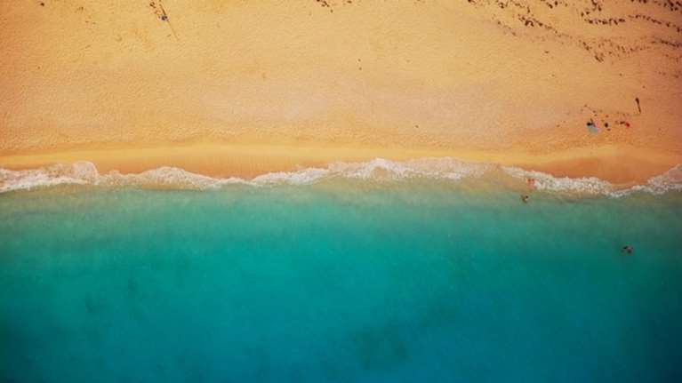 Με νερά «να τα πιεις στο ποτήρι» οι ελληνικές θάλασσες