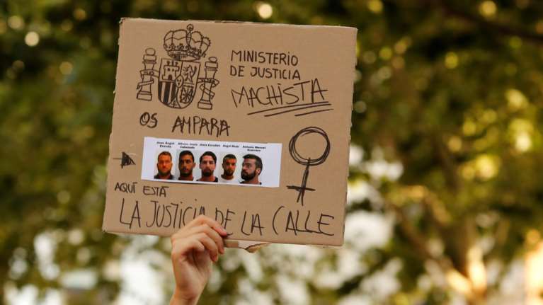 Ισπανία: 15 χρόνια φυλακή στους  πέντε άνδρες της &quot;αγέλης&quot; για βιασμό