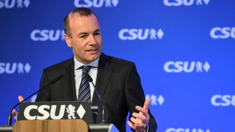 DW: Συζήτηση για τη διαδοχή Γιούνκερ στο Βερολίνο