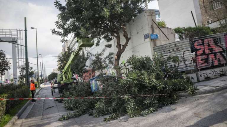 Έκτακτα μέτρα από το δήμο Αθηναίων λόγω κινδύνου πυρκαγιών και ατυχημάτων