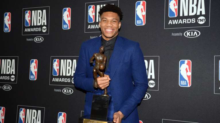 MVP του ΝΒΑ ο Αντετοκούνμπο: Συγκλόνισε και δάκρυσε ο Γιάννης