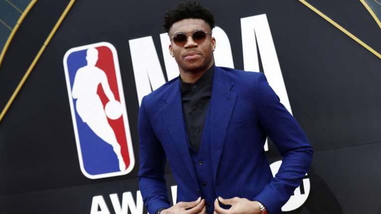 Το σακάκι του Αντετοκούνμπο έκρυβε τον ...Παρθενώνα