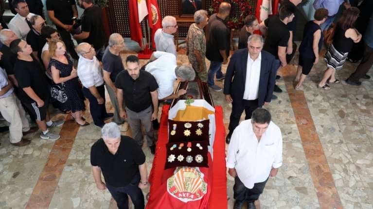 Κύπρος: Τελευταίο αντίο στον Δημήτρη Χριστόφια - Vid