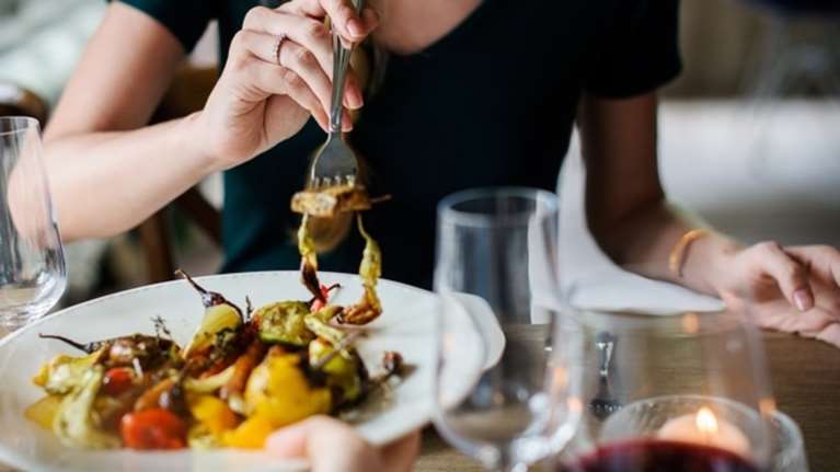 Επιλέξτε σωστά τα τρόφιμα που καταναλώνονται εκτός σπιτιού